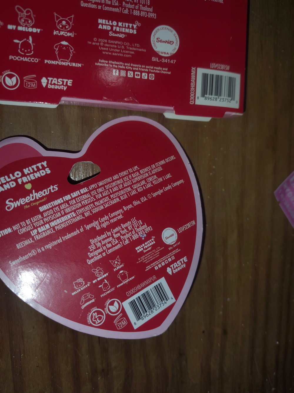 Hello Kitty Sweethearts Lip Balm & Hydrating Masks - Pink/Red - Picture 6 of 9